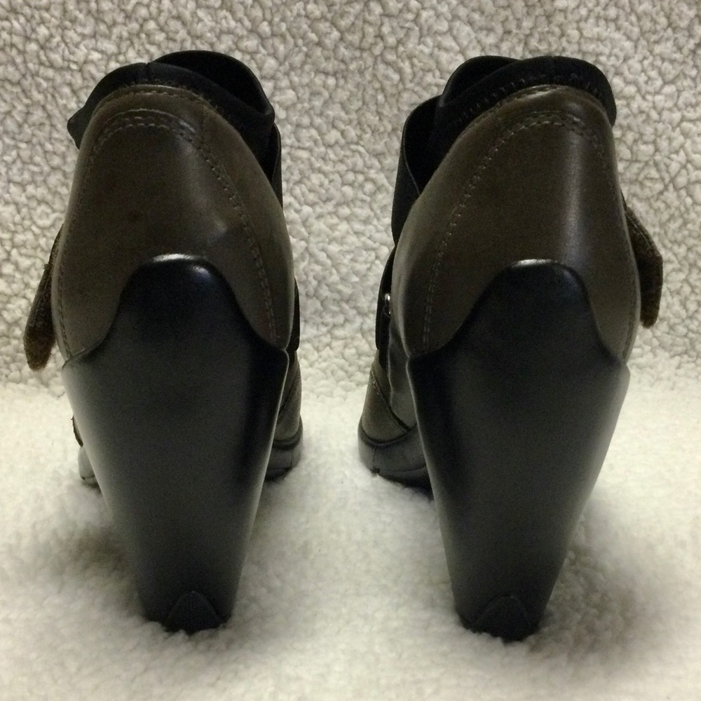 NWOB Aerosoles Cypress Leather Ankle Bootie - Picture 3 of 10